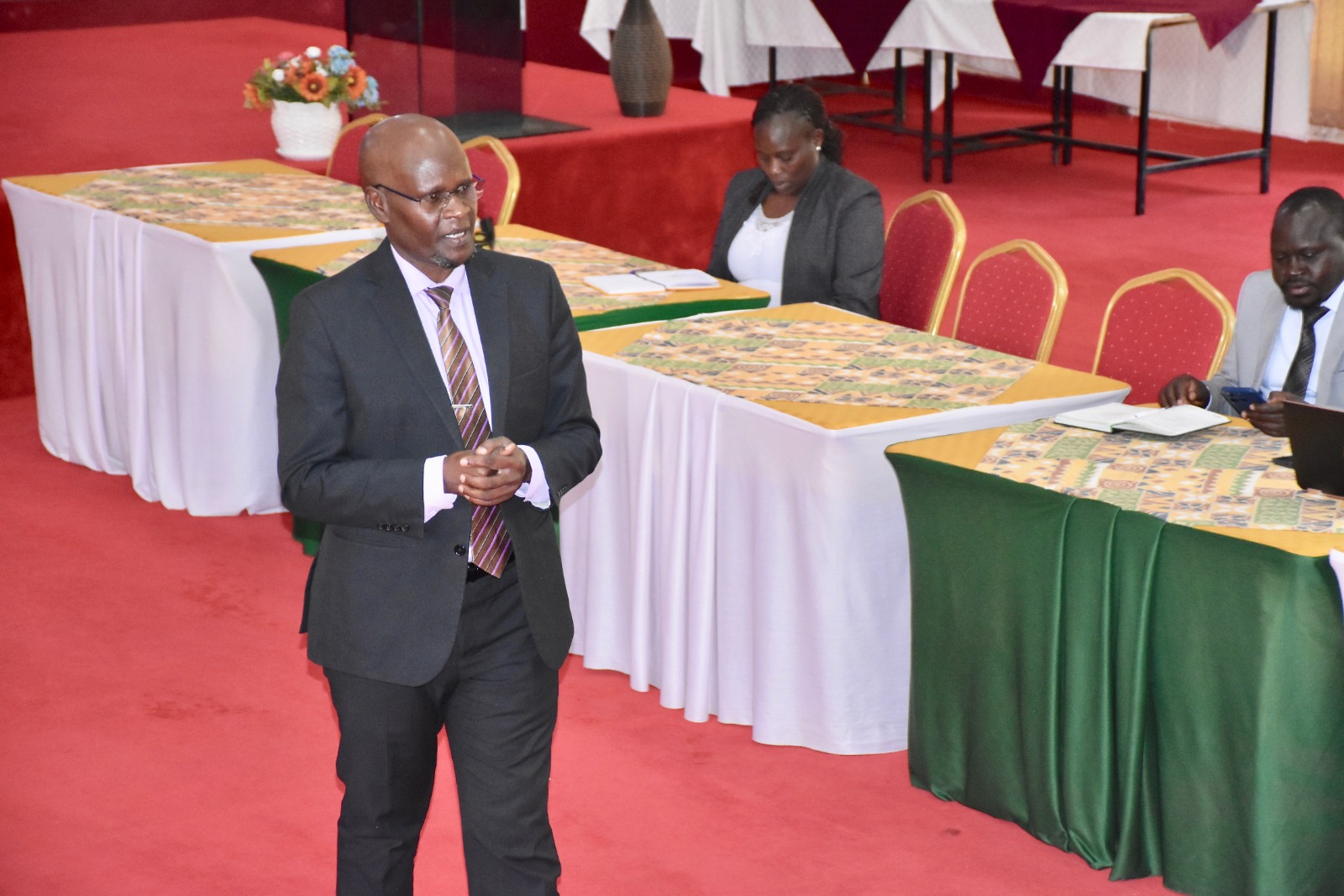 Commissioner Wamalwa engages the Mara University leadership during the courtesy call.